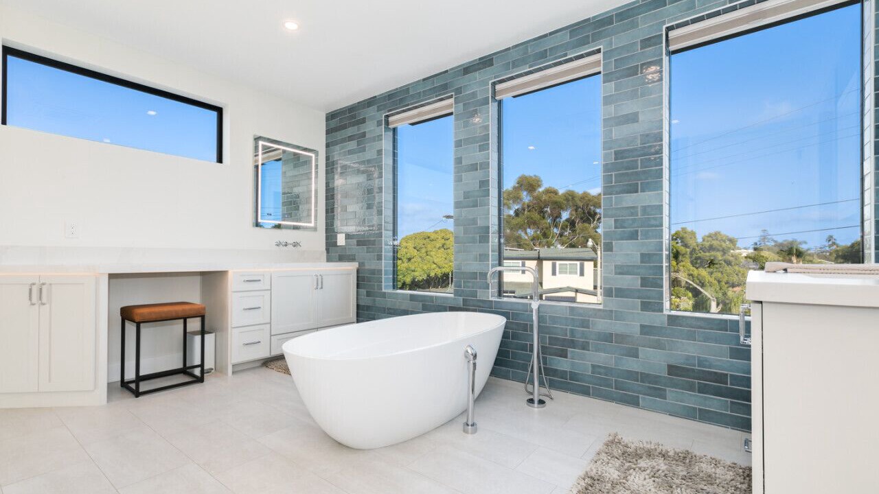 Photo of Bathroom in Loma Portal