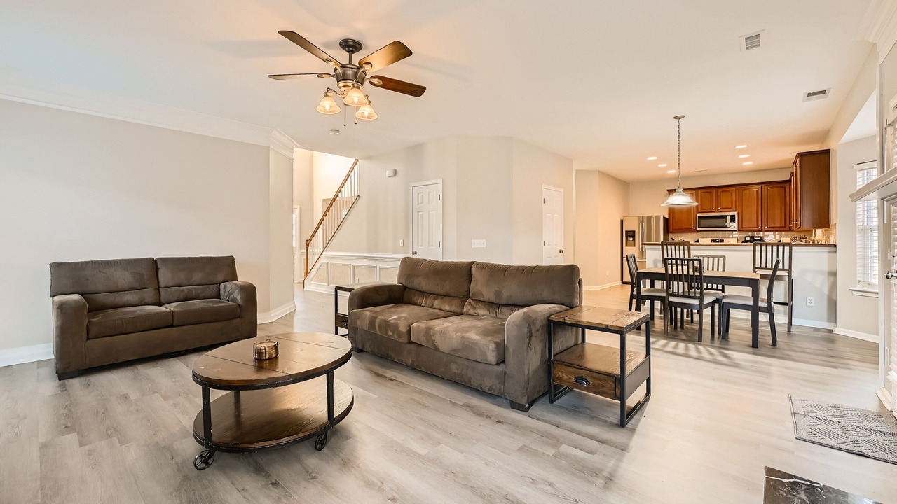 Photo of Livingroom in Provincetowne