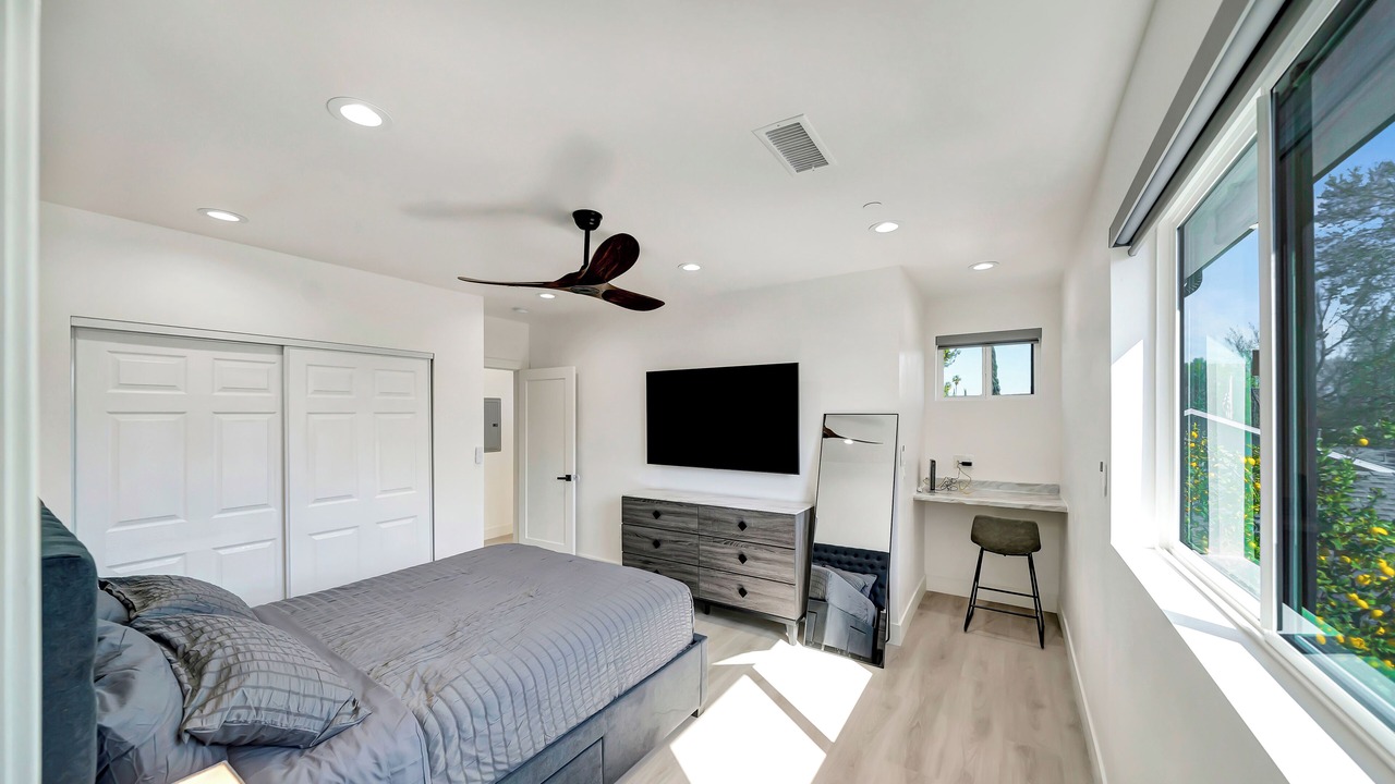 Photo of Bedroom in Tarzana