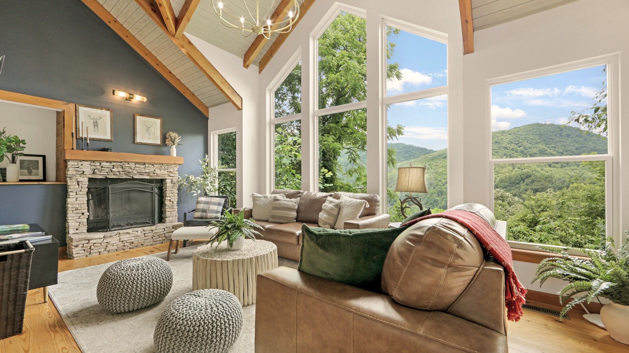 Photo of Livingroom in Waynesville