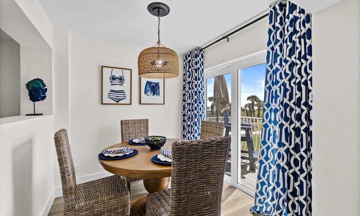 Photo of Livingroom in Cape Caneveral Beach Gardens