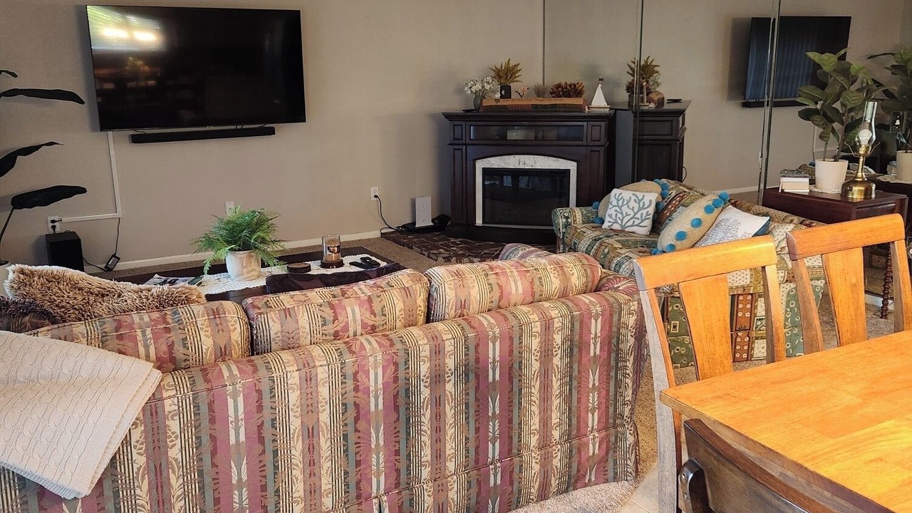 Photo of Livingroom in Bell
