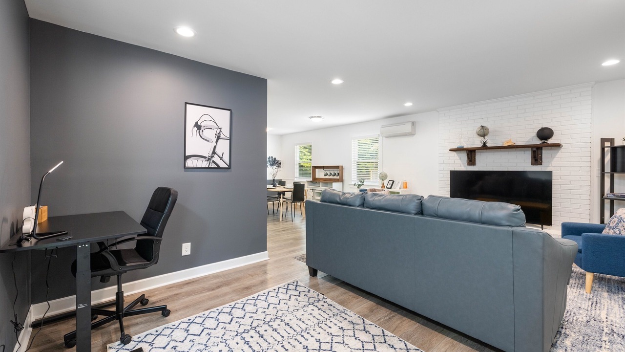 Photo of Livingroom in Matthews