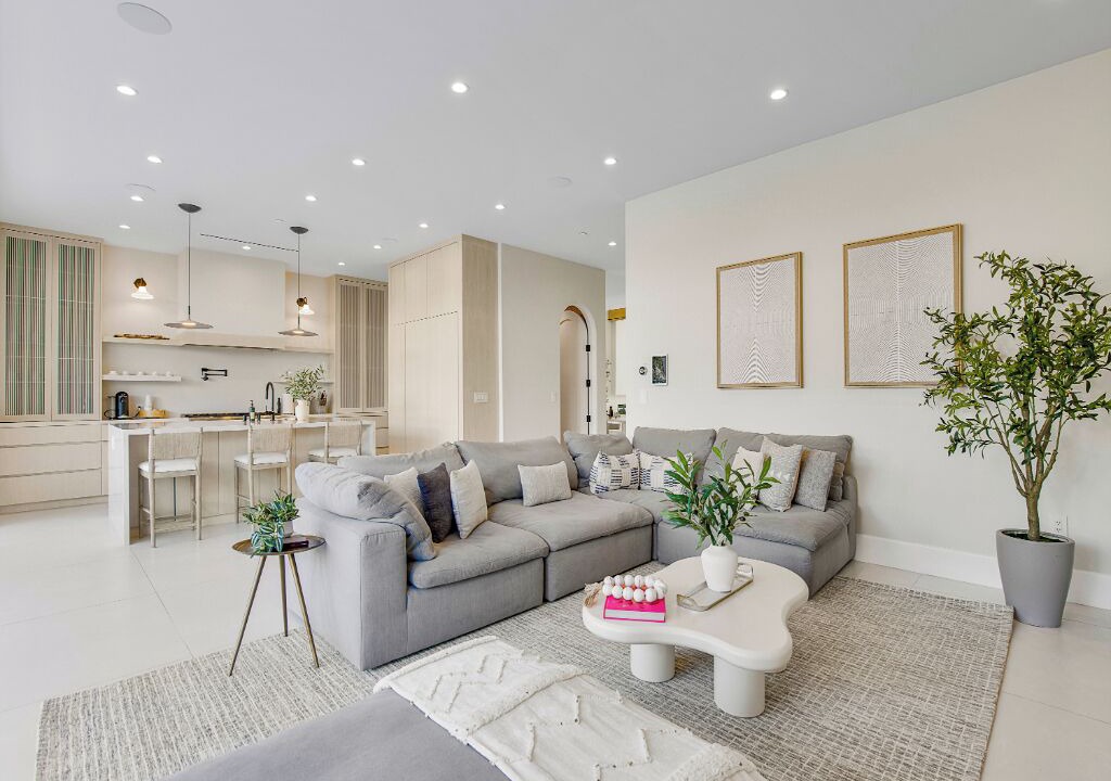 Photo of Livingroom in Studio City
