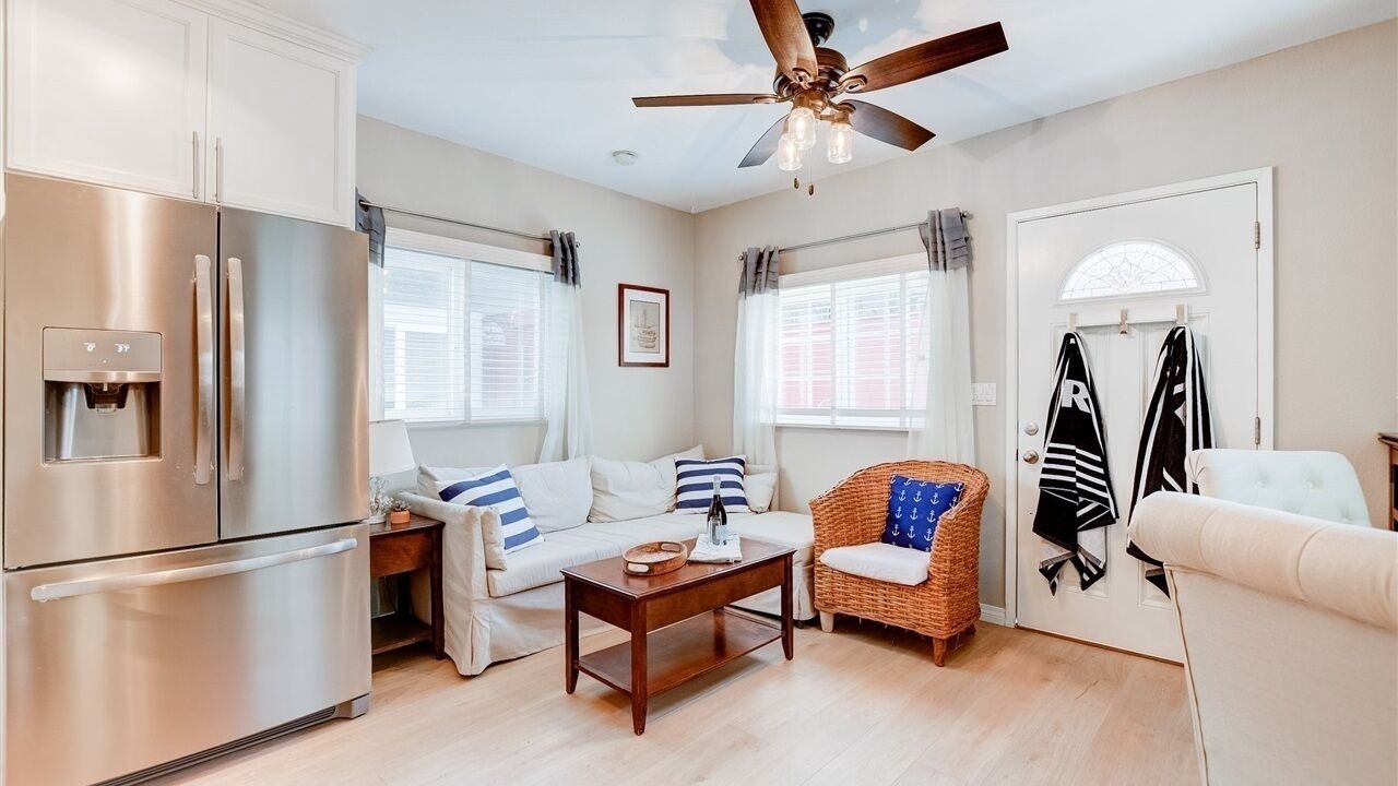 Photo of Livingroom in Ocean Beach