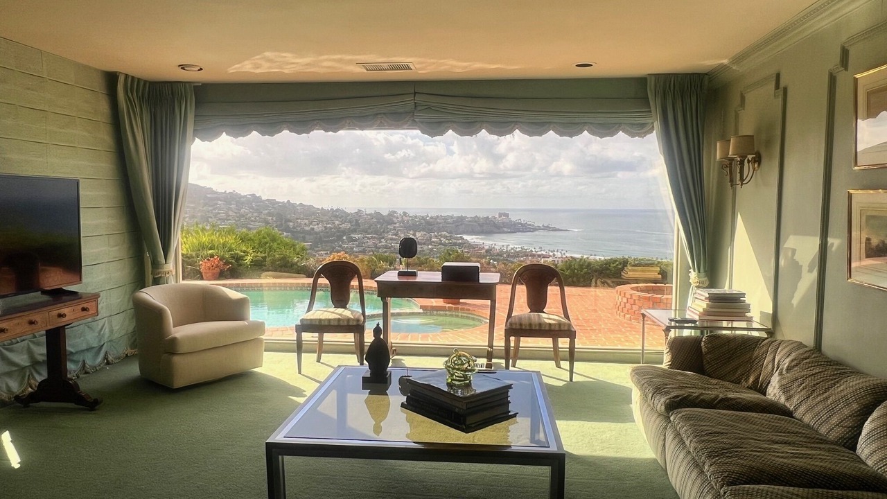 Photo of Livingroom in La Jolla Shores