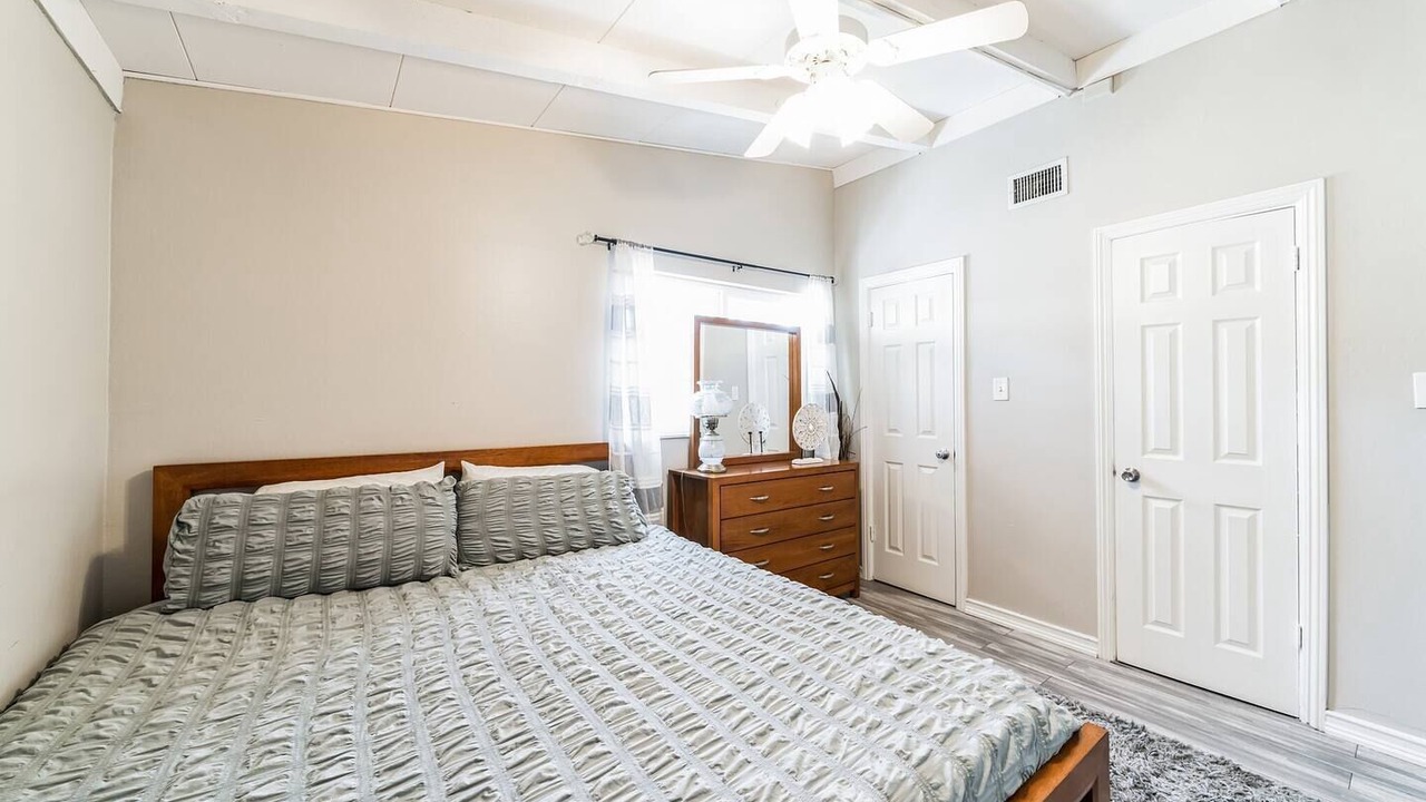 Photo of Bedroom in Santa Clarita