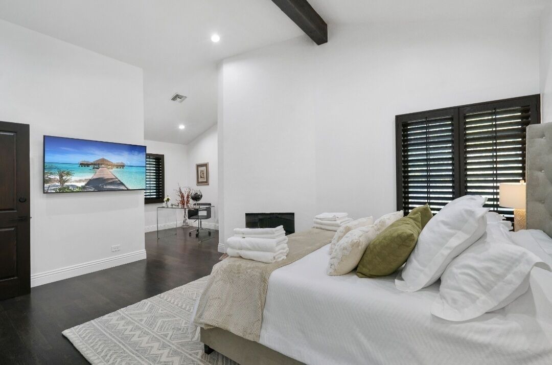 Photo of Bedroom in Beverly Glen