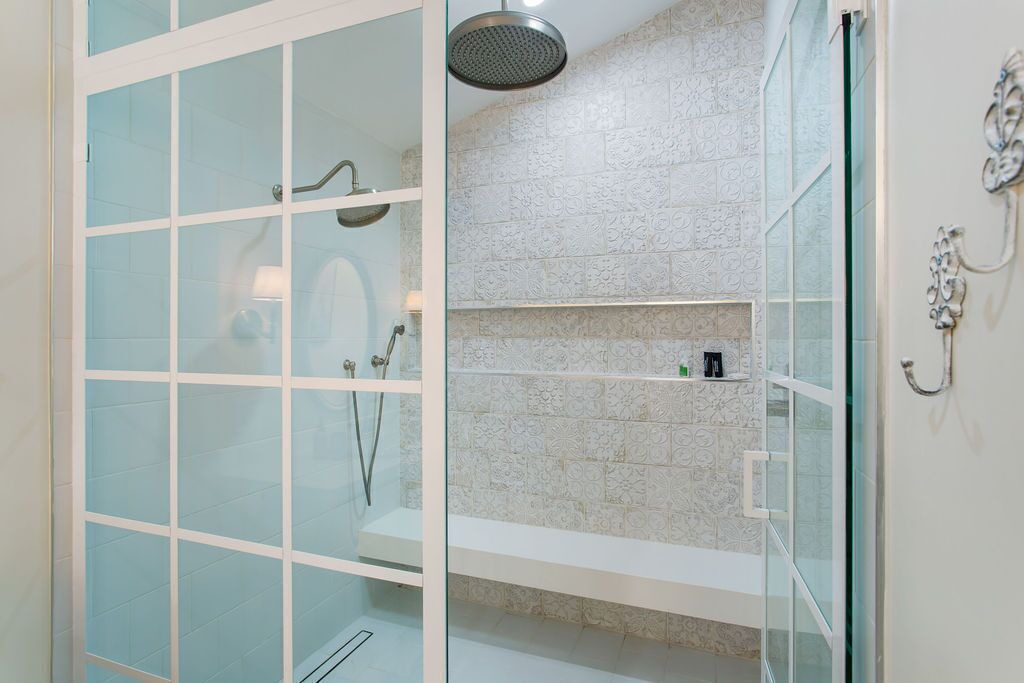 Photo of Bathroom in Beverly Glen