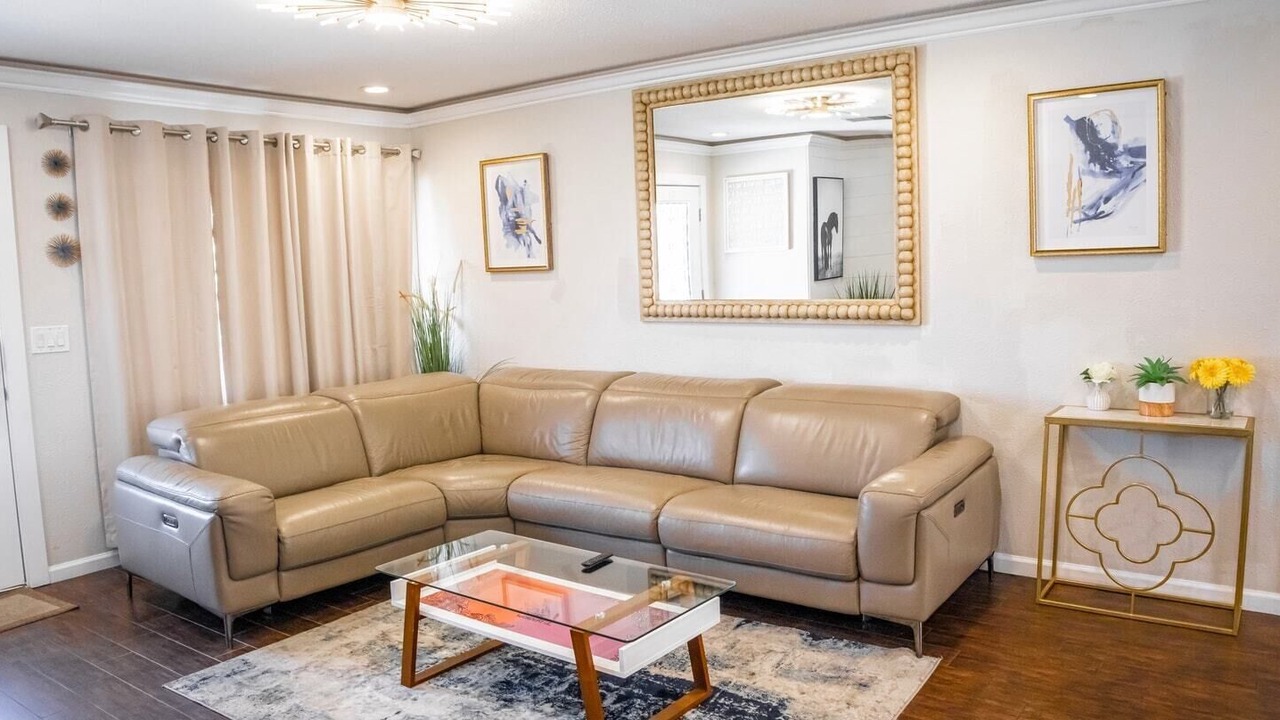 Photo of Livingroom in Lincoln Acres