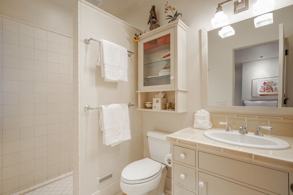 Photo of Bathroom in Golden Rectangle