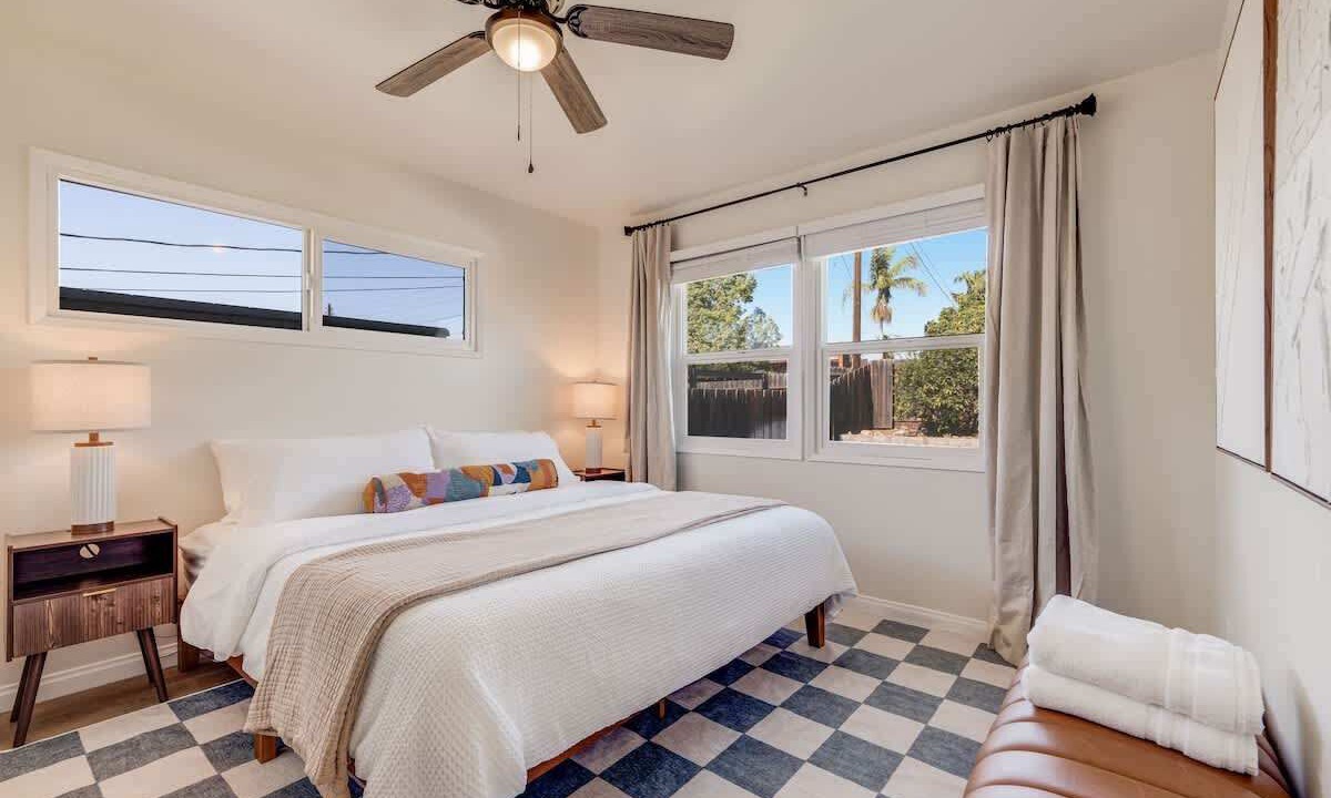 Photo of Bedroom in Allied Gardens