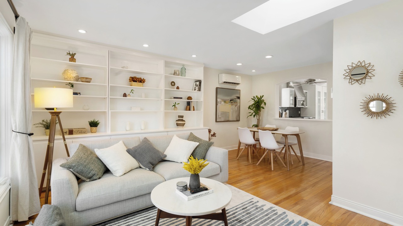 Photo of Livingroom in Culver - West