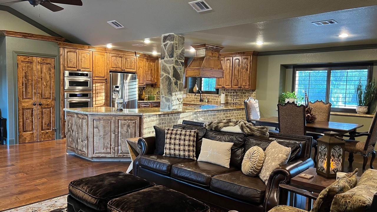 Photo of Livingroom in Friendswood