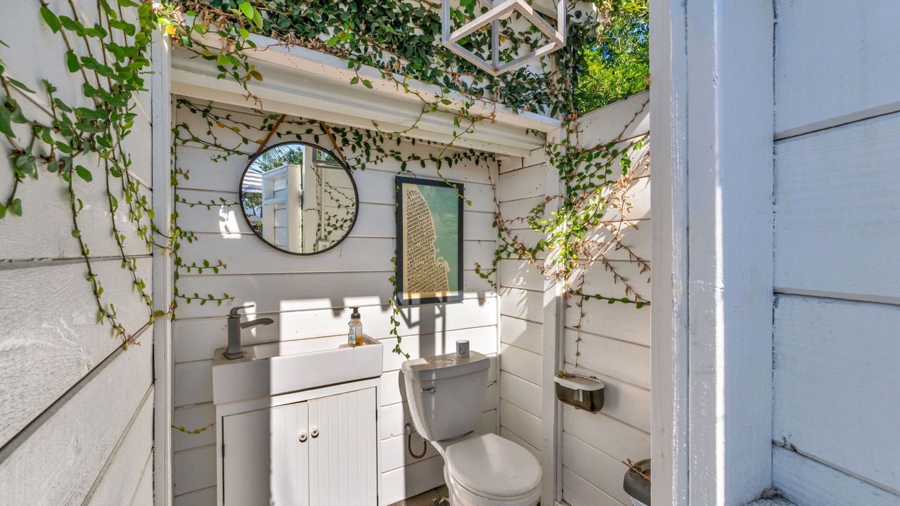 Photo of Bathroom in Allied Gardens