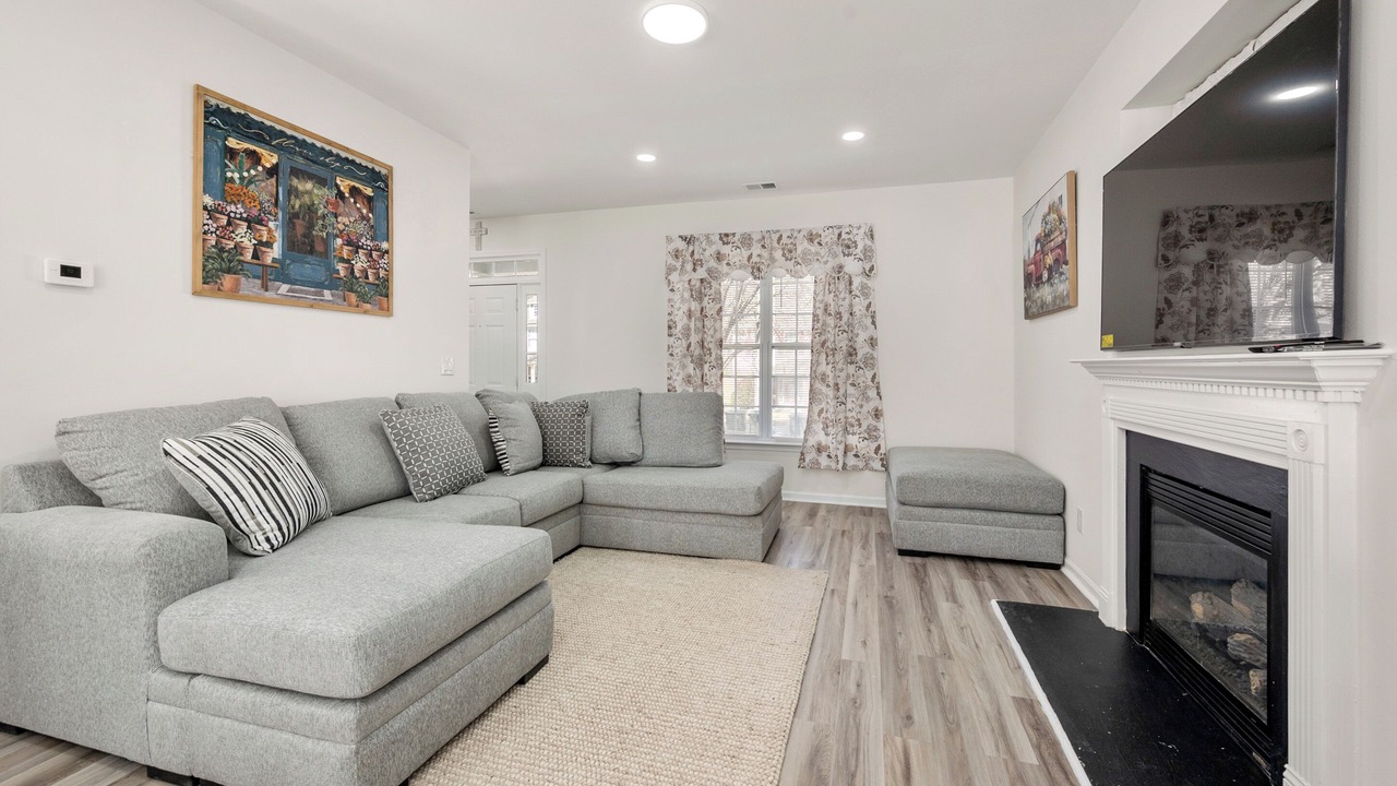 Photo of Livingroom in Harwood Lane