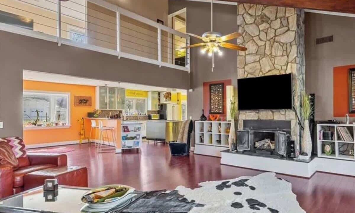 Photo of Livingroom in Harwood Lane