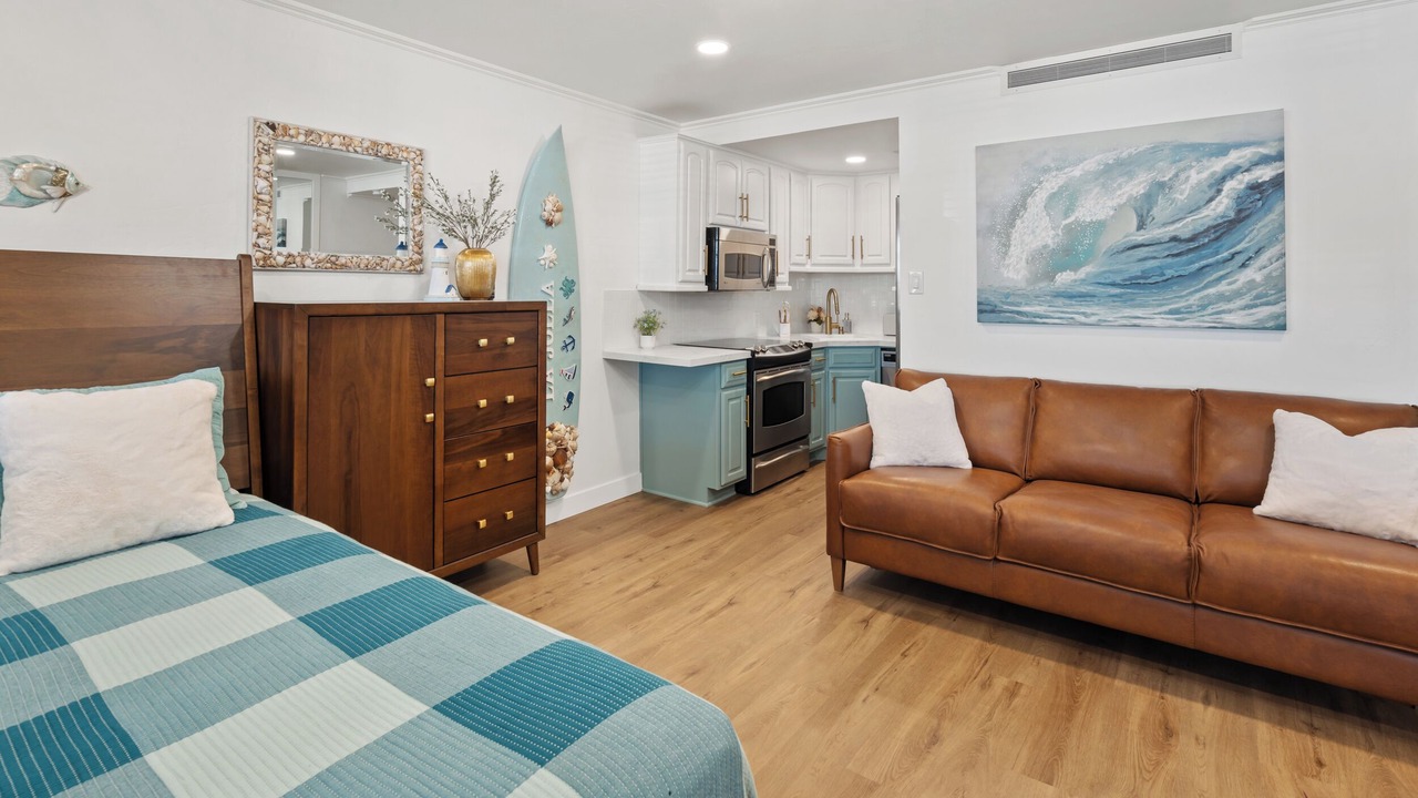 Photo of Bedroom in Village of La Jolla