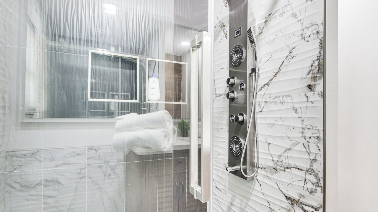 Photo of Bathroom in Beverly Woods