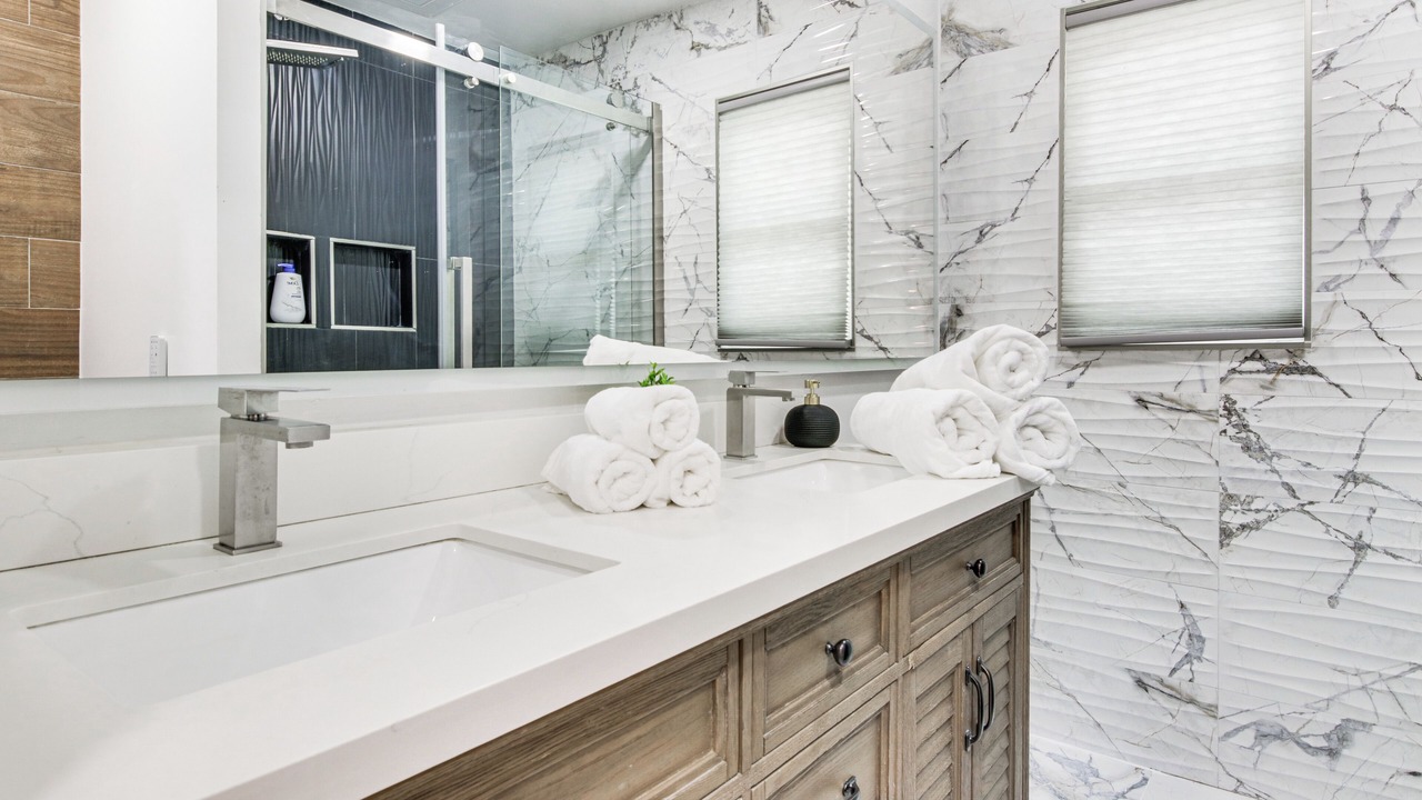 Photo of Bathroom in Beverly Woods