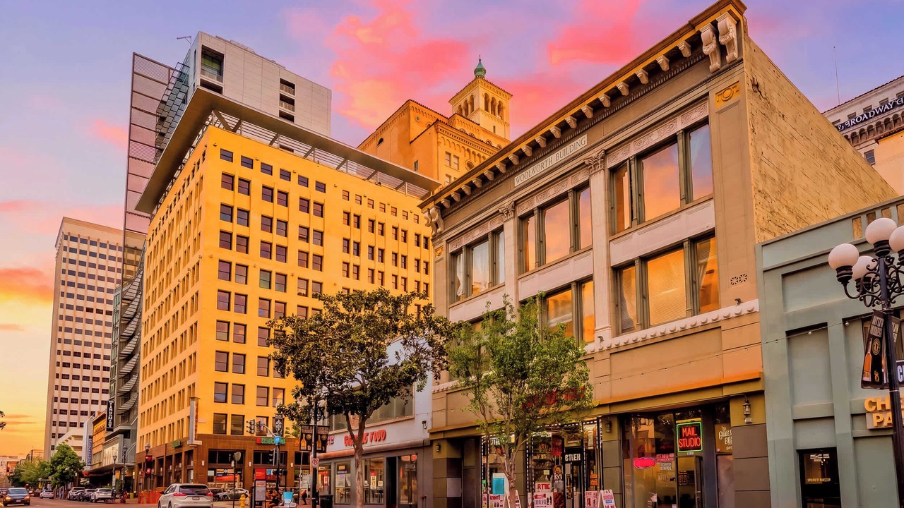 Photo of Others in Gaslamp Quarter