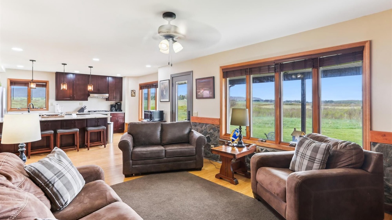 Photo of Livingroom in Davis