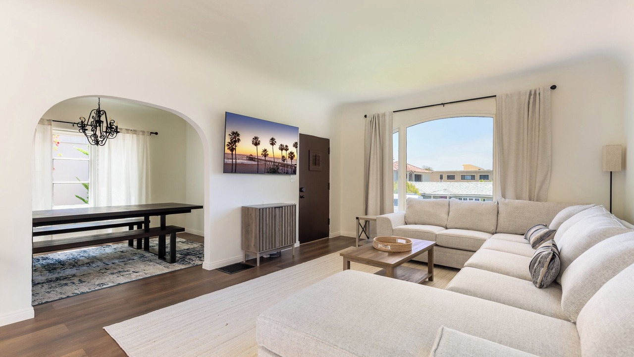 Photo of Livingroom in Village of La Jolla