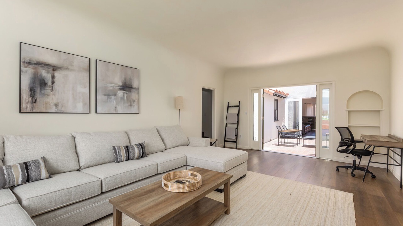 Photo of Livingroom in Village of La Jolla