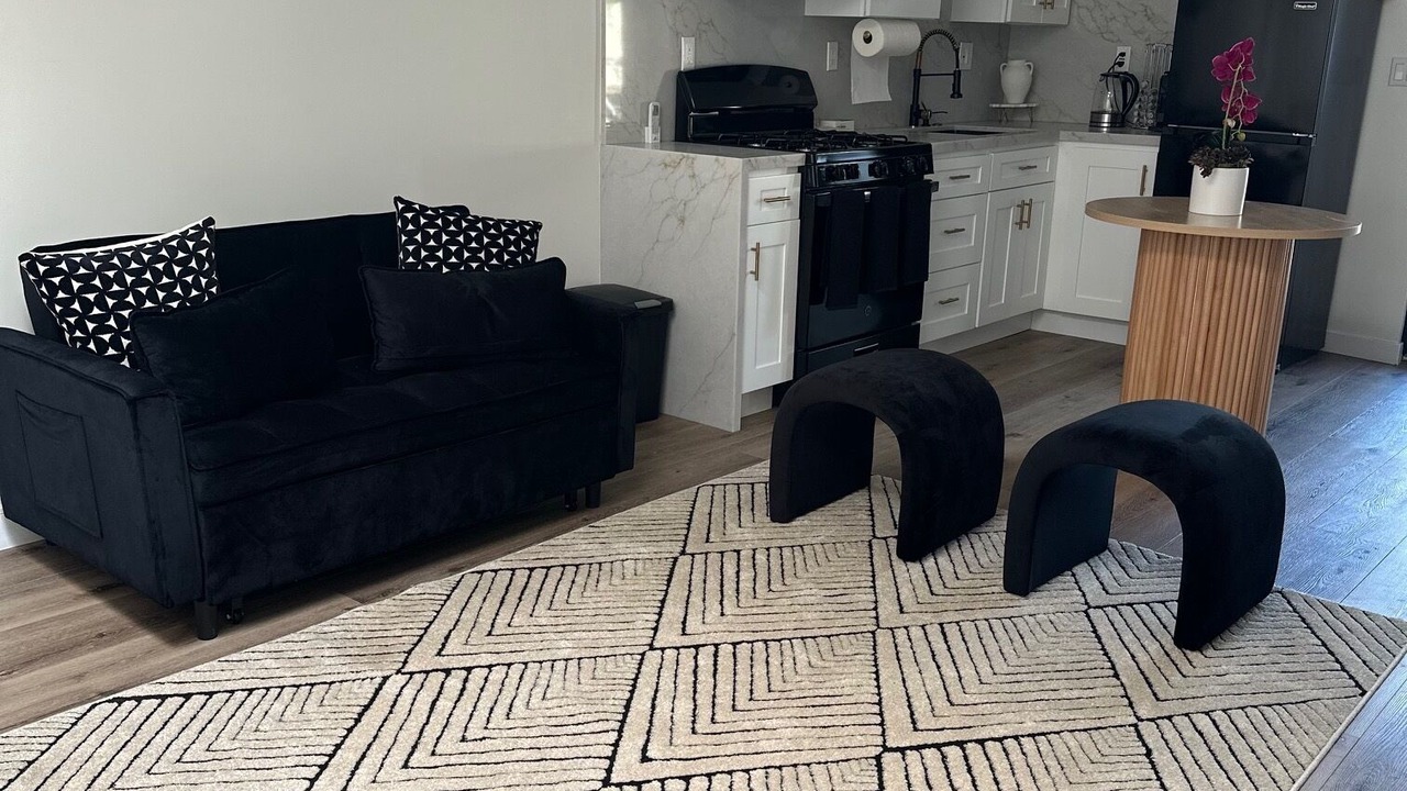Photo of Livingroom in Beverly Grove