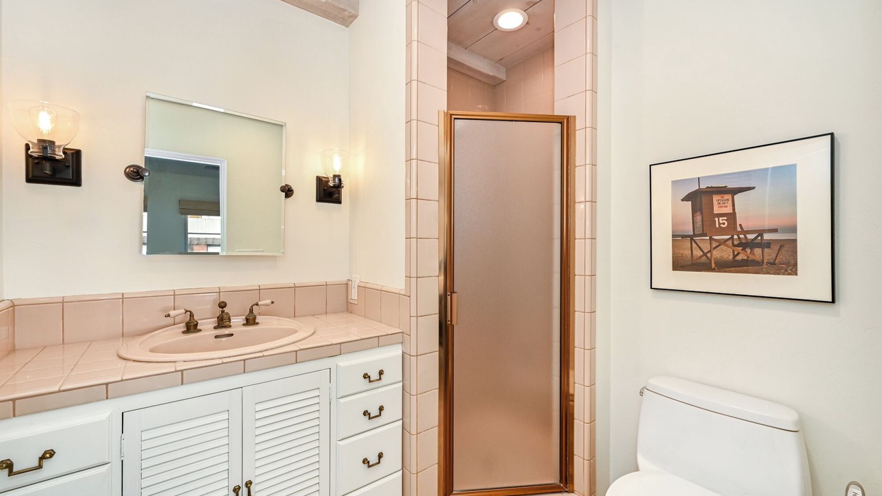 Photo of Bathroom in Balboa Peninsula