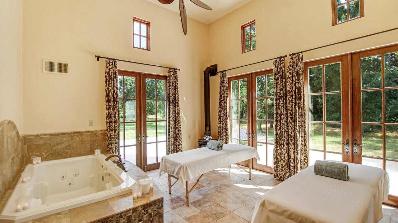 Photo of Bedroom in Kenwood