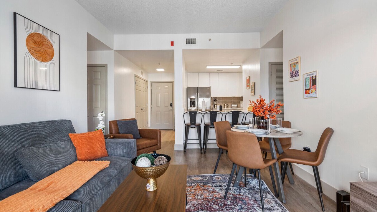 Photo of Livingroom in Charlotte Center City