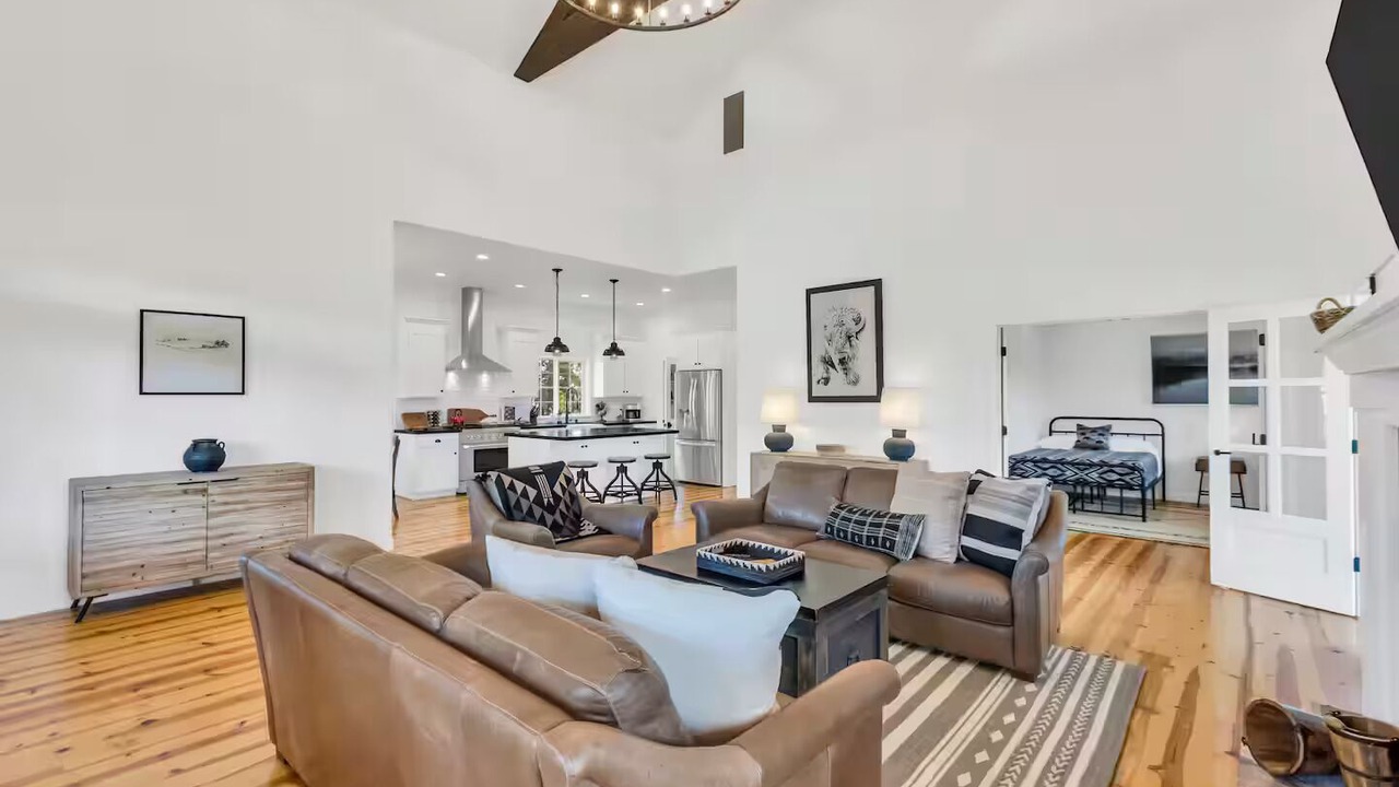 Photo of Livingroom in Mokelumne Hill