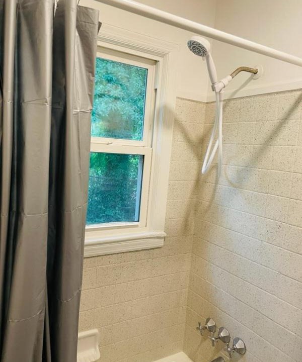 Photo of Bathroom in Enderly Park