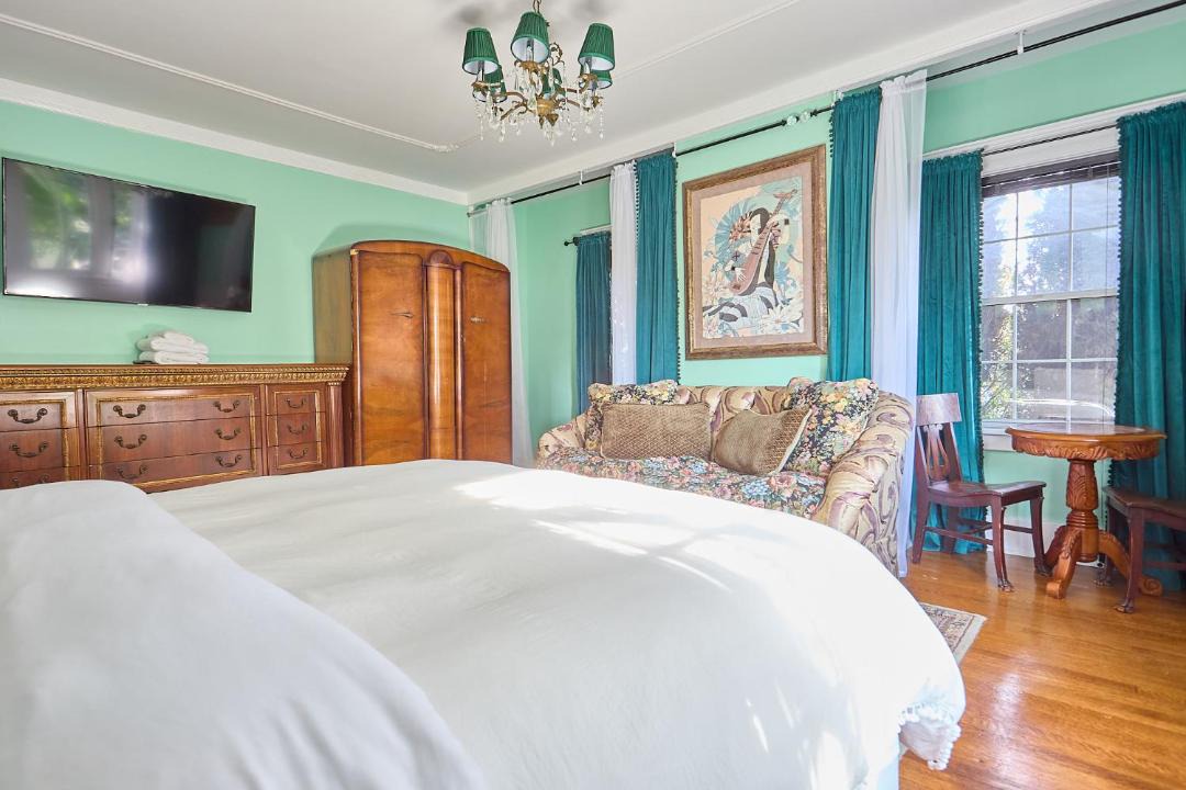 Photo of Bedroom in Los Angeles