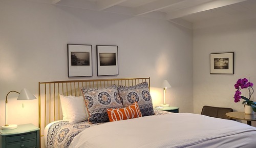 King Bed, Courtyard, Electric Fireplace