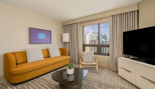 Premium 1 Bedroom Suite - 1 King