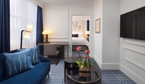 Suite, 1 Bedroom (Mobility/Hearing Access, Roll-In Shwr)