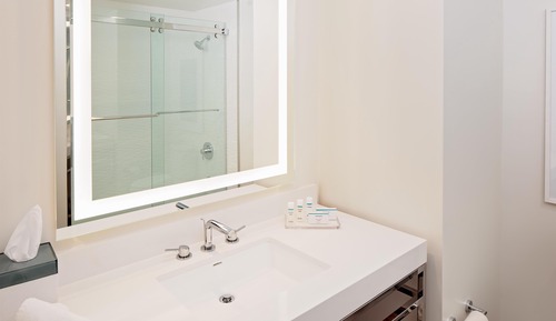 Suite, 1 King Bed, Accessible, Bathtub