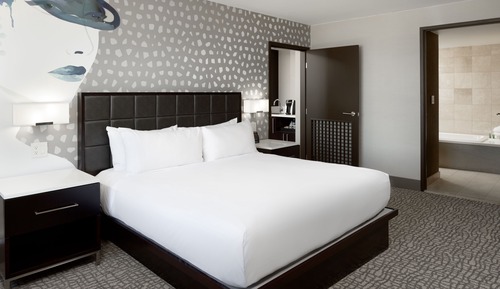Premium Suite, 1 Bedroom, Accessible, Bathtub