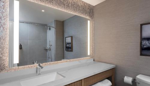 1 King Bed, Marina Tower, Studio Suite