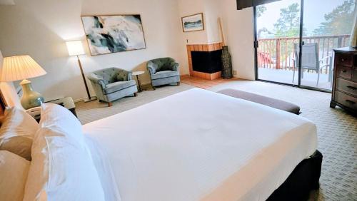 Deluxe Double Room with Balcony and Sea View