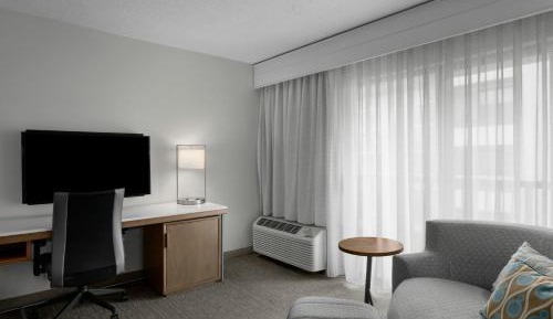 King Room with Roll-In Shower and Sofa Bed - Mobility Access
