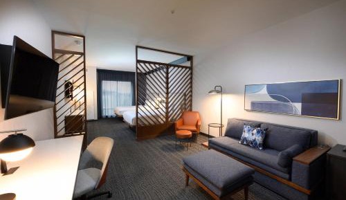 Queen Suite with Two Queen Beds, Bathtub and Sofa Bed - Mobility Access/Hearing Accessible
