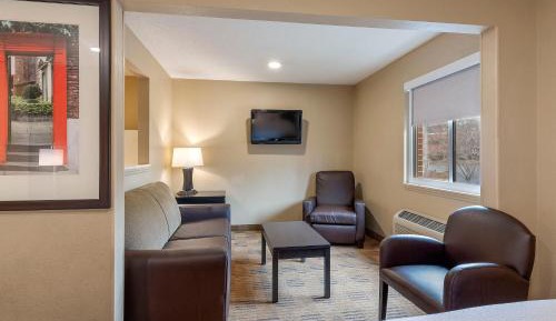 1 Queen Bed | Suite, Non-Smoking, Micfridge