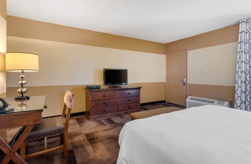 San Carlos Hotel | Carlton Oaks Lodge, Ascend Hotel Collection