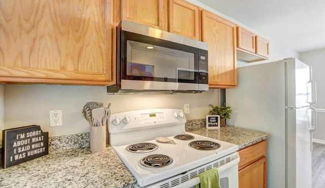 Spacious Gem Close 2 Airport!