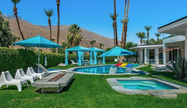 4,775 Sq Ft MidMod Estate, 5 King Beds, All En Suites, Saltwater Pool, Spa